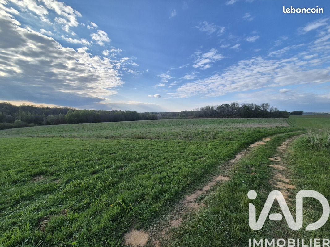 Terrain 80014 m² · à Vivier-au-Court · 80 014 m² · 30 000 €