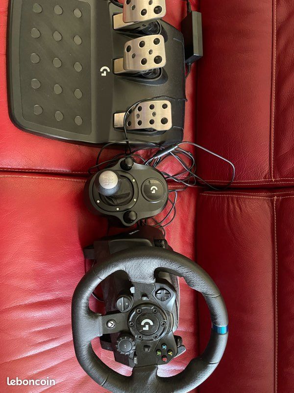 Lot SIM-Racing Volant + Pédales + Levier de vitesse Logitech G923 (image 1)