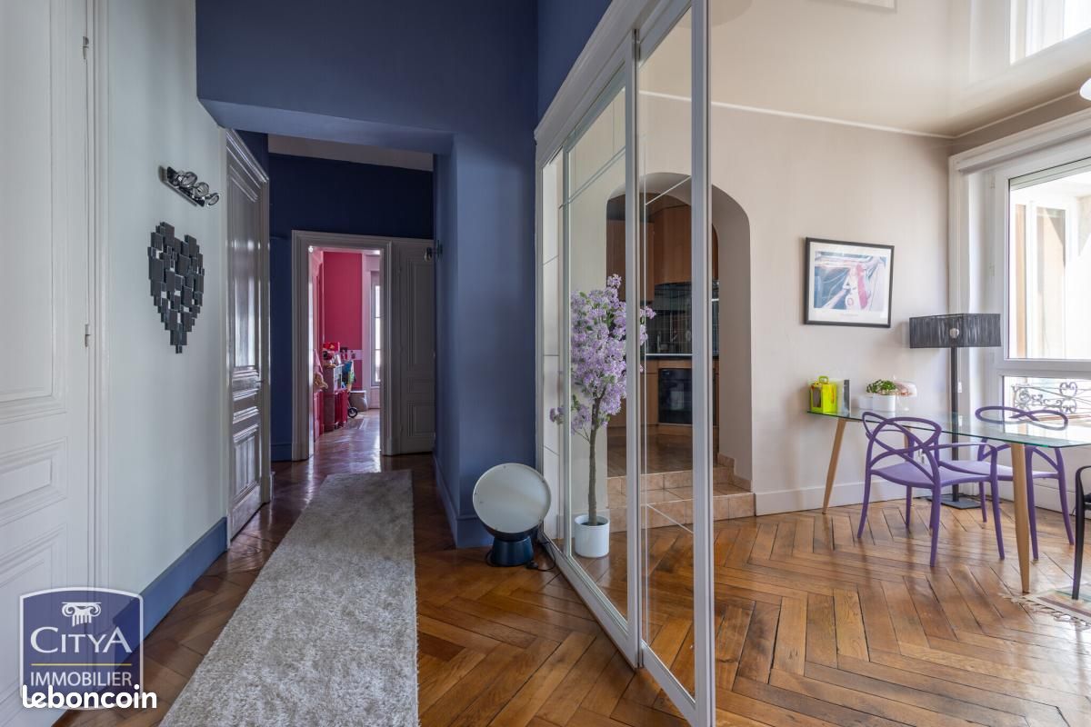 Appartement 5 pièces 149 m² · à Saint-Étienne · 149 m² · 267 000 €