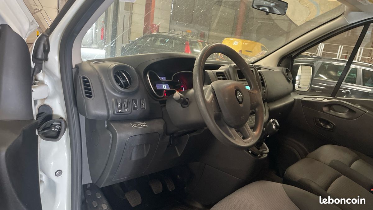 đ RENAULT TRAFIC COMBI 9 PLACES 2.0 DCI 145ch TVA RĂCUPĂRABLE 2019 (image 7)