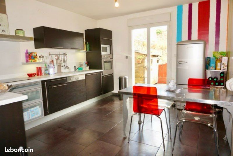 Appartement 4 pièces 100 m² · à Landivisiau · 100 m² · 870 €/mois