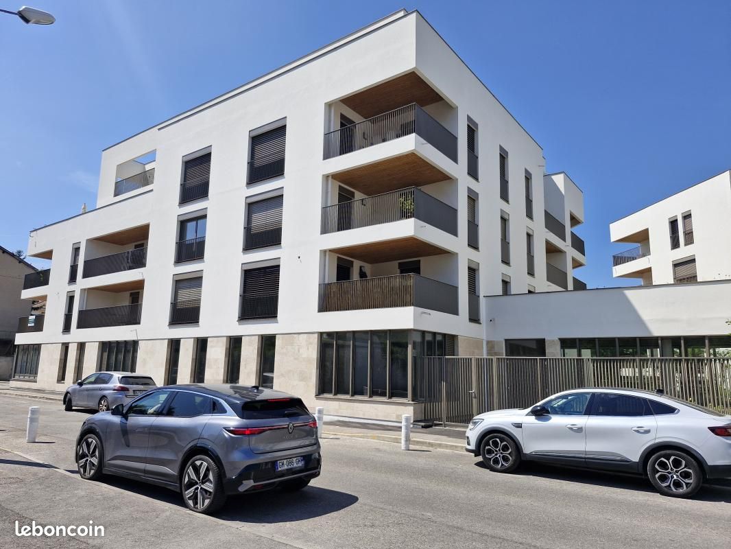 Appartement 2 pièces 56 m² · à Bourgoin-Jallieu · 56 m² · 810 €