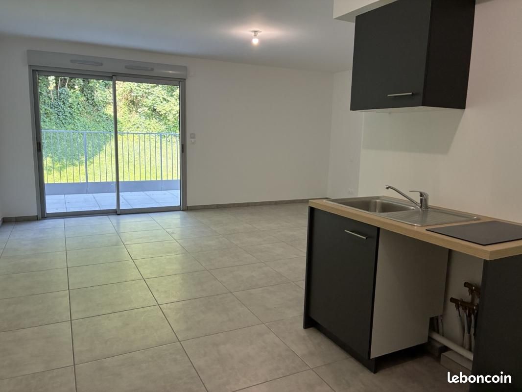 Appartement 1 pièce 36 m² · à Saint-Étienne · 36 m² · 522 €