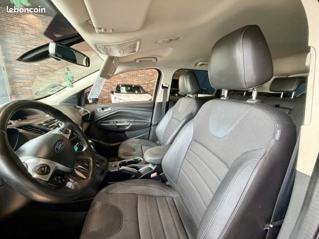 FORD KUGA 2.0 TDCi 140 FAP 4x4 Titanium Powershift A (image 8)