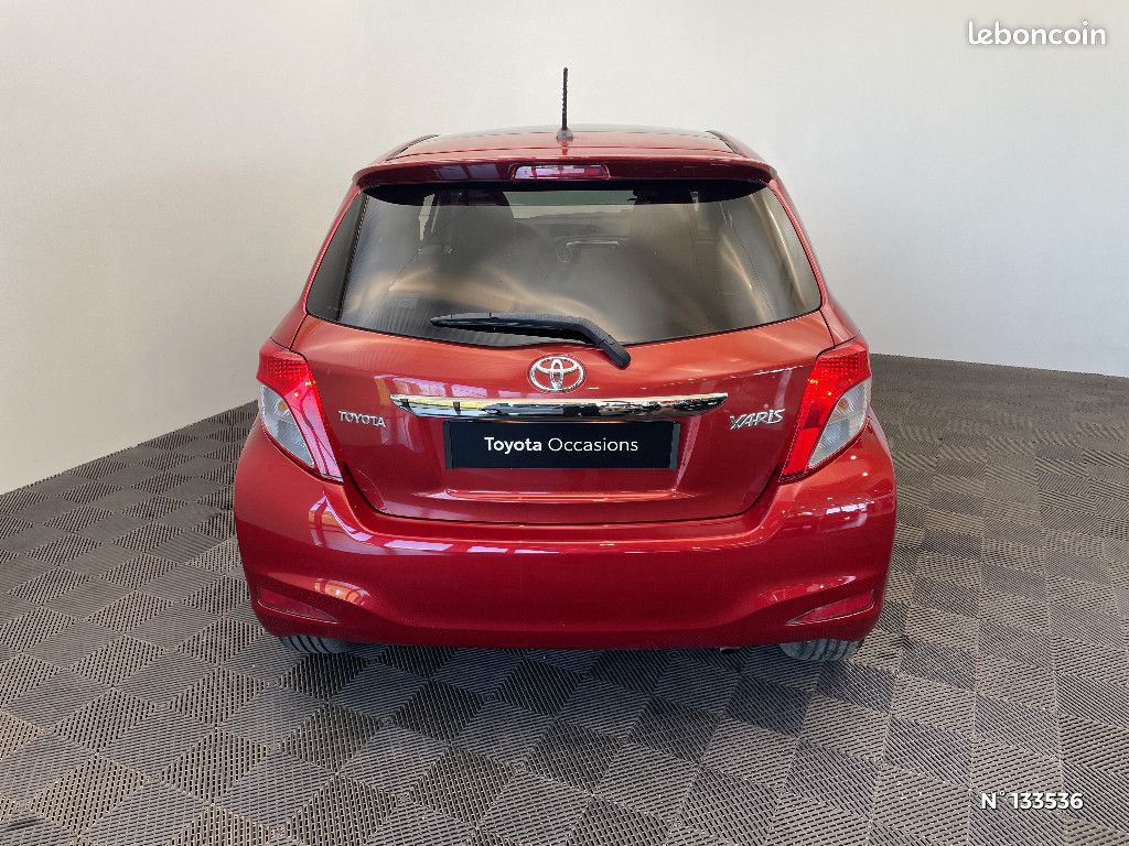 Toyota Yaris 100 VVT-i Style CVT (image 6)