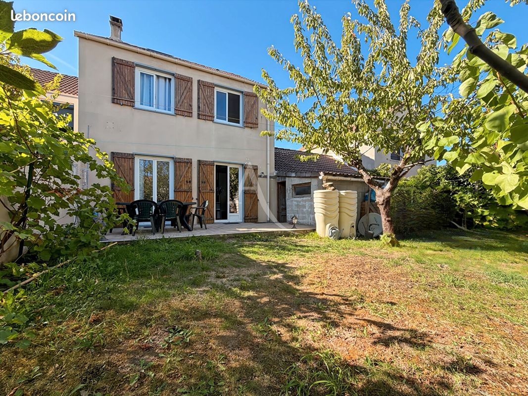 Maison 5 pièces 97 m² · à Jouy-le-Moutier · 97 m² · 345 000 €