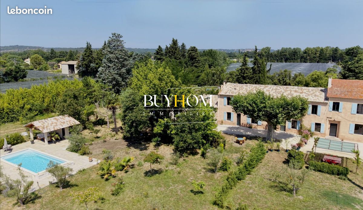 Maison 12 pièces 380 m² · à Caumont-sur-Durance · 380 m² · 997 500 €