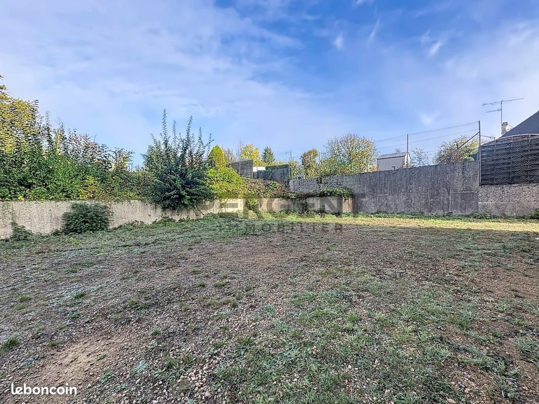 Terrain 985 m² · à La Francheville · 985 m² · 33 000 €