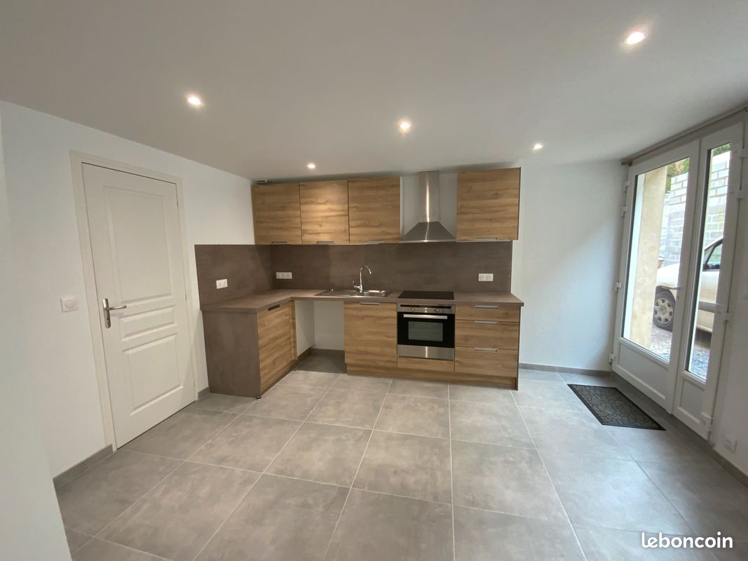 Maison 6 pièces 65 m² · à Creully sur Seulles · 65 m² · 820 €