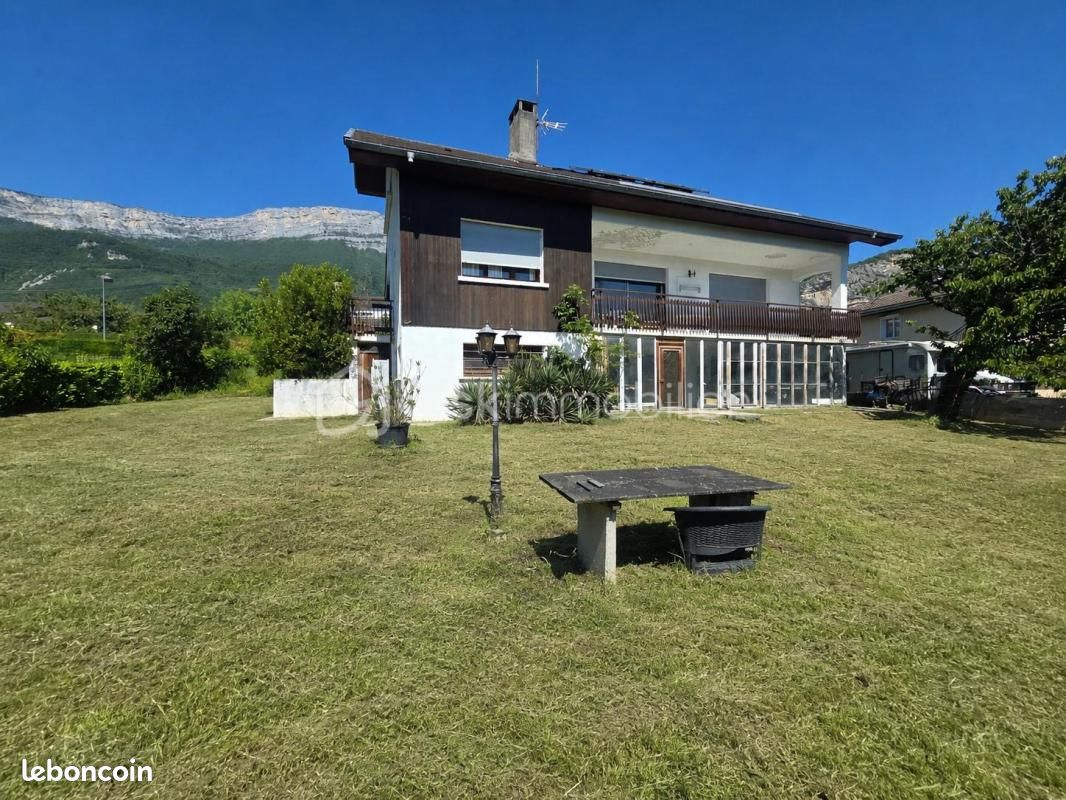 Maison 7 pièces 185 m² · à Claix · 185 m² · 437 000 €