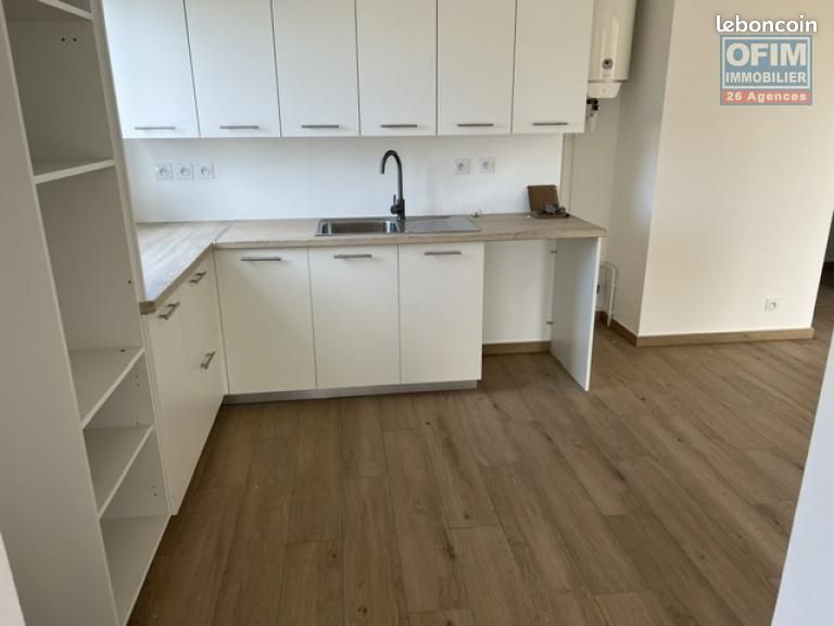 Appartement 3 pièces 87 m² · à L'Étang-Salé · 87 m² · 950 €/mois