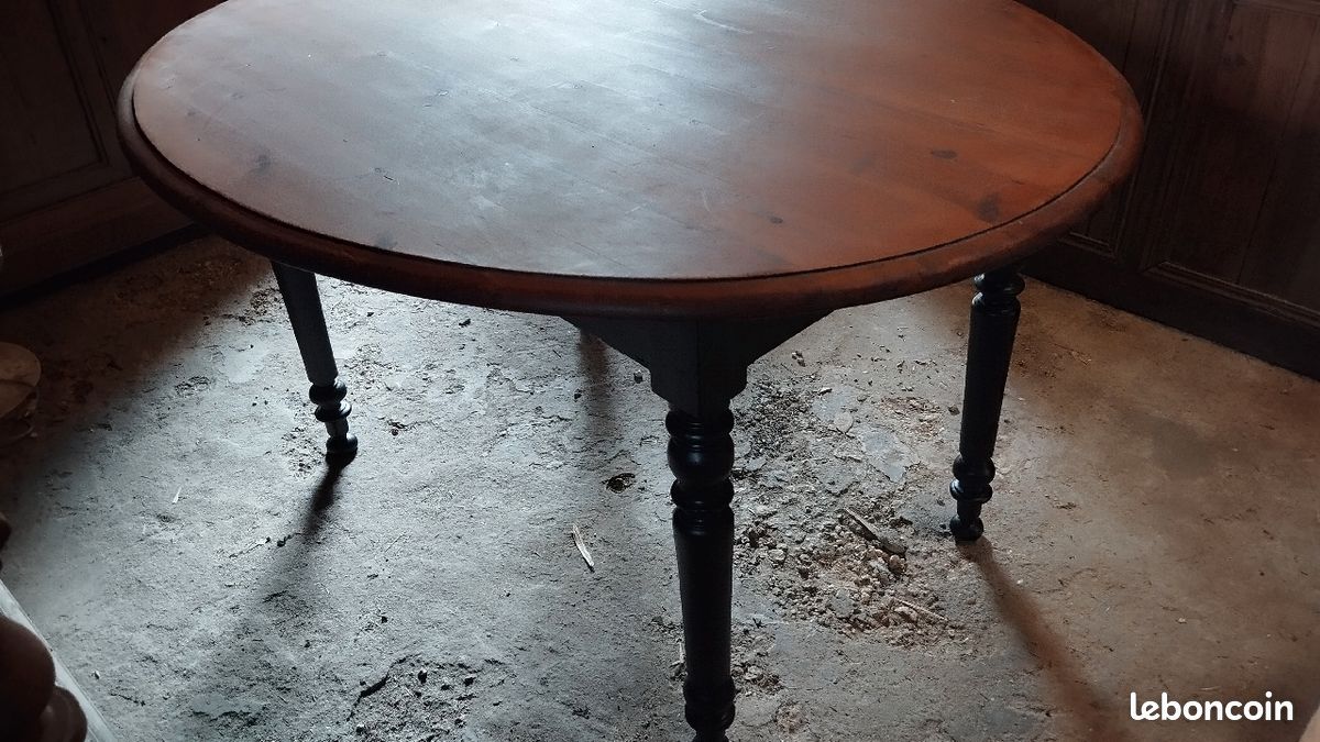 Table ovale en bois plateau brut pieds noirs (image 5)