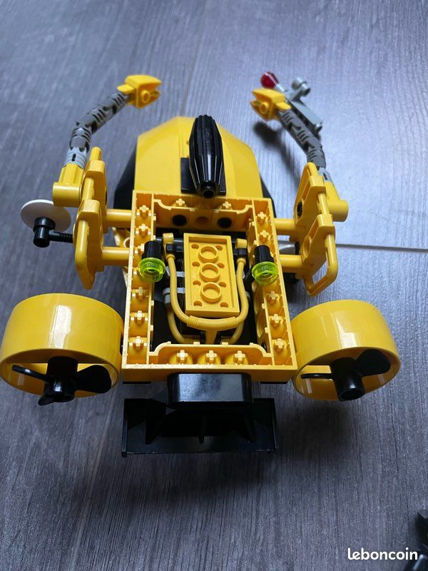 LEGO 4792 - Le sous-marin du Team Alpha (image 4)