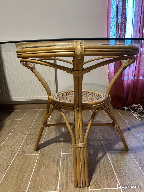 Table verre, rotin (image 1)