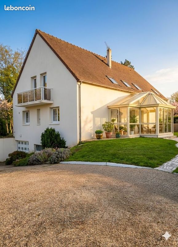 Maison 10 pièces 231 m² · à Gambais · 231 m² · 560 000 €