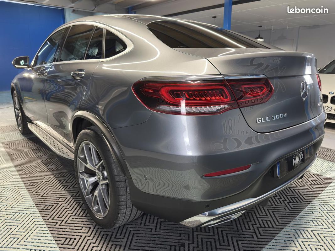 MERCEDES-BENZ GLC COUPE 2.0 300 D 245 AMG LINE 9G-Tronic (image 3)