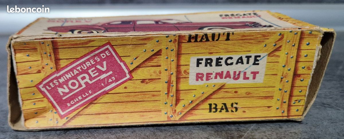 Renault Frégate Grand Pavois Norev – 1/43 – Rouge Toit Beige – Vintage France – Occasion