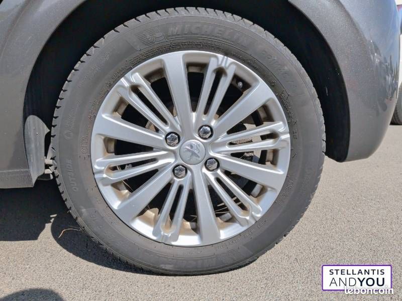Peugeot 208 PureTech 110ch S&S EAT6 Allure (image 4)