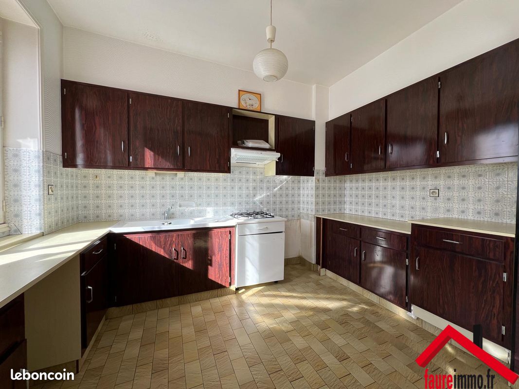 Maison 6 pièces 152 m² - Saint-Pantaléon-de-Larche 19600 (image principale 6)