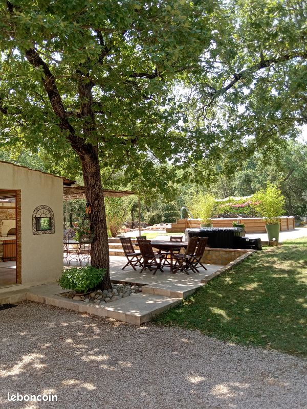Maison 6 pièces 200 m² · à Saint-Maximin-la-Sainte-Baume · 200 m² · 699 500 €
