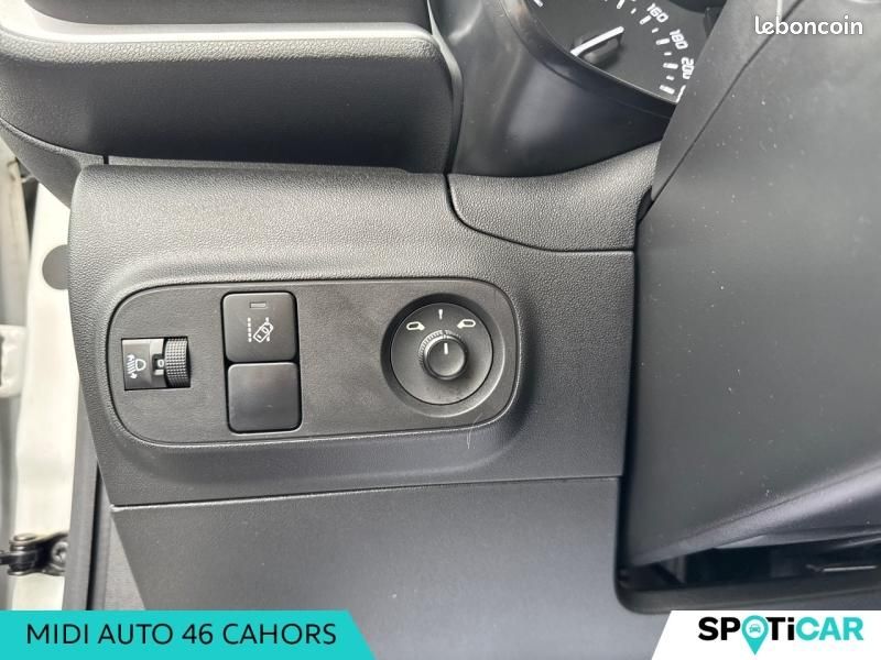Citroen C3 1.2 PureTech 83ch S&S YOU (image 13)