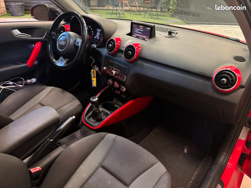 AUDI A1 A1 1.0 TFSI ultra 95 Ambiente * TOIT OUVRANT (image 17)