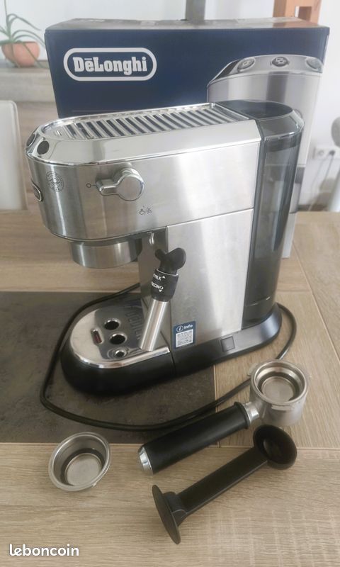 Cafetière expresso De'Longhi Dedica EC685.M – Très bon état (image 1)