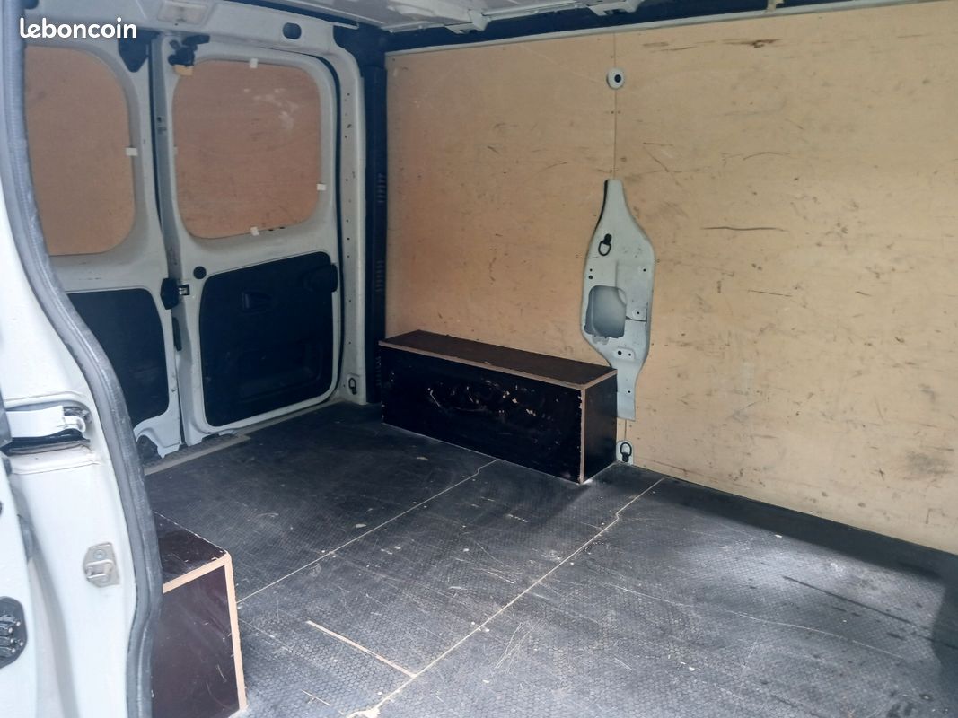 15.416ht Renault trafic 2.0Dci 130ch L1H1 2800kg Grand Confort (image 7)