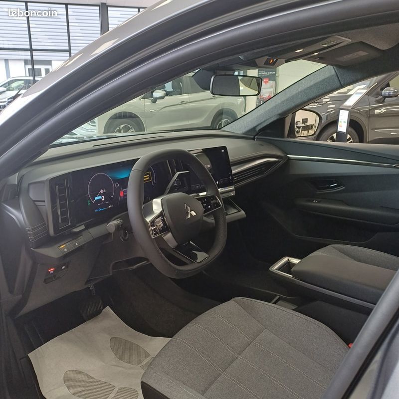MITSUBISHI ECLIPSE CROSS BEV 87 KWH 220 INVITE+ 22kW (image 10)