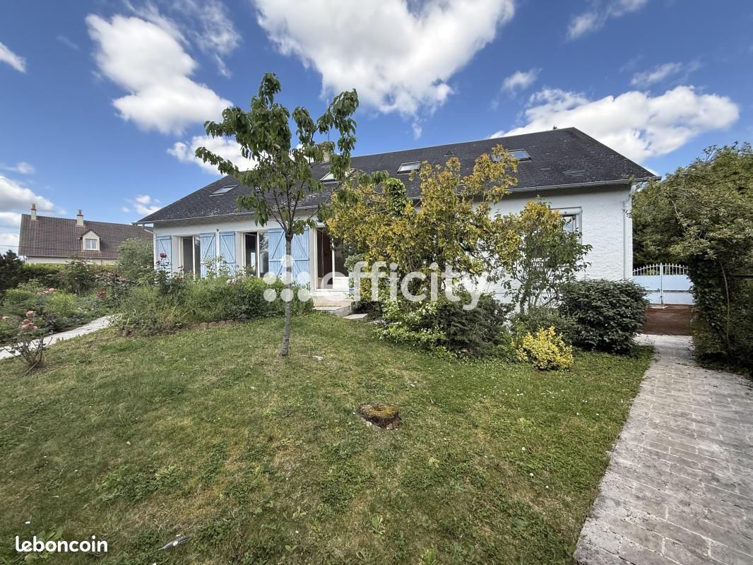 Maison 7 pièces 228 m² · à Saint-Jean-le-Blanc · 228 m² · 318 000 €