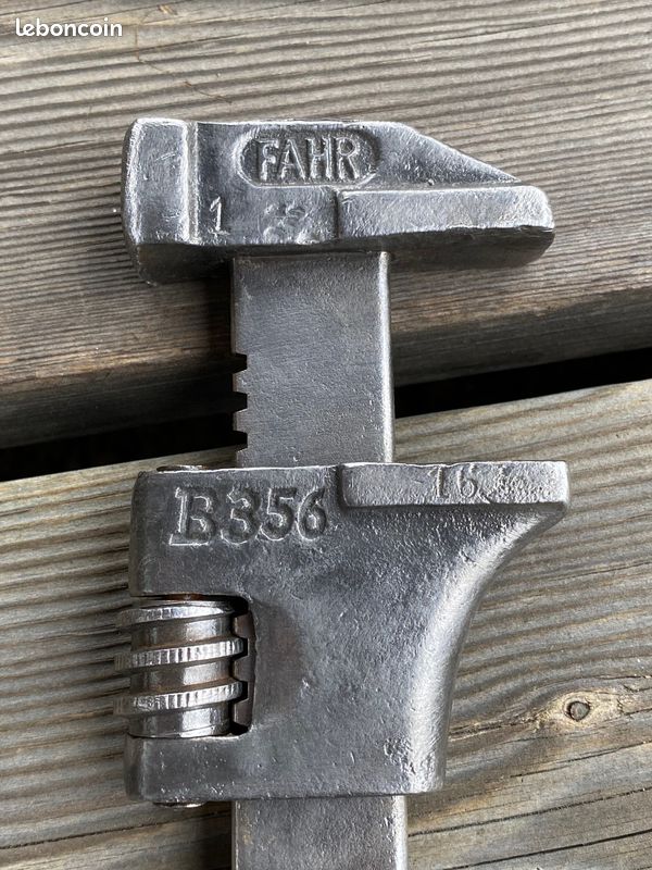 Outil ancien clé à molette de mécanicien FAHR - Collection