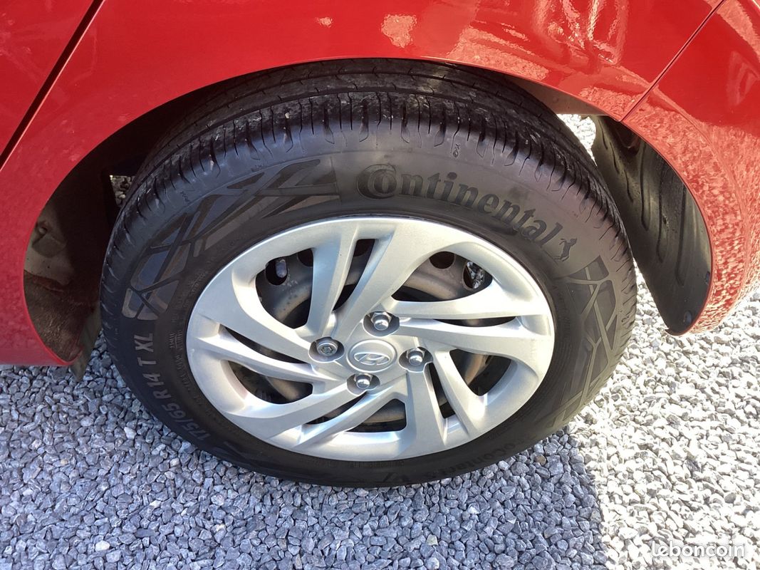Hyundai i10 Initia ESSENCE (image 24)
