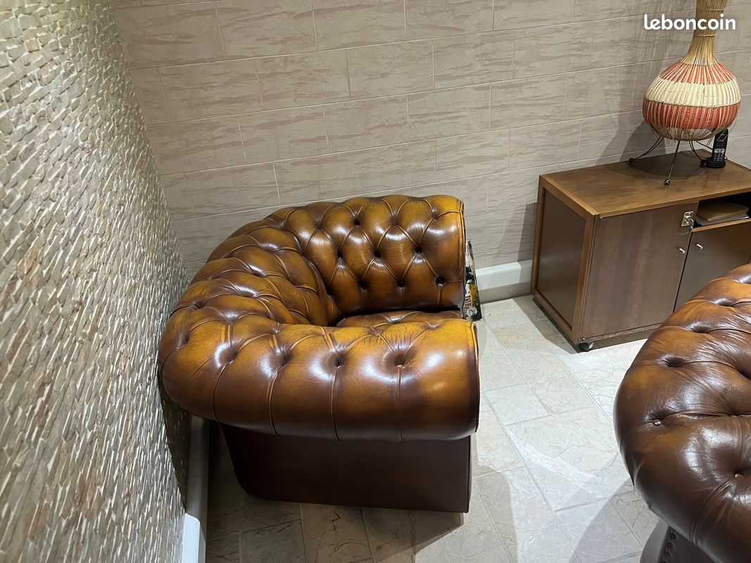 Canapé + fauteuils CHESTERFIELD (image 3)