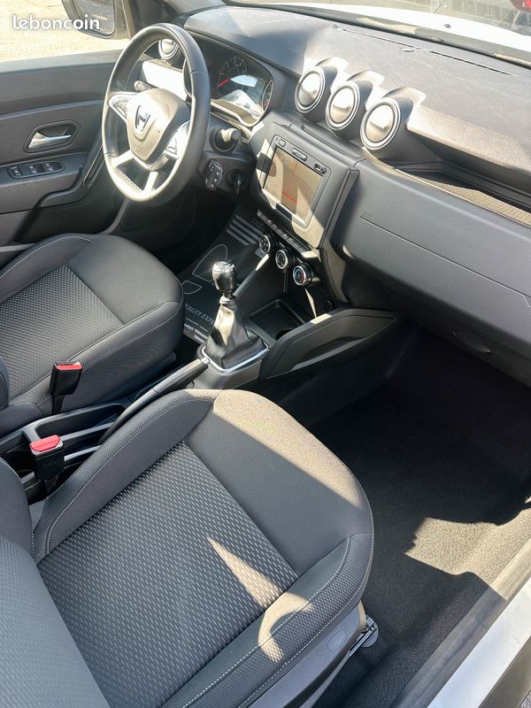 Dacia Duster 1,5 BLUEDCI 115CV 4X2 FINITION CONFORT GPS CARPLAY + BLUETOOTH + CAMERA AR (image 3)