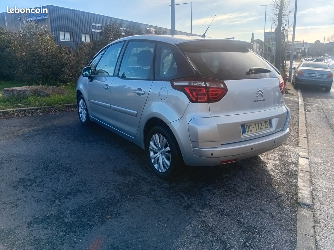 Citroën C4 Picasso 1.6 Hdi 110cv Attraction (image 2)
