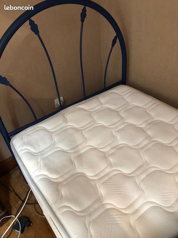 Lit simple avec sommier et matelas (image 4)