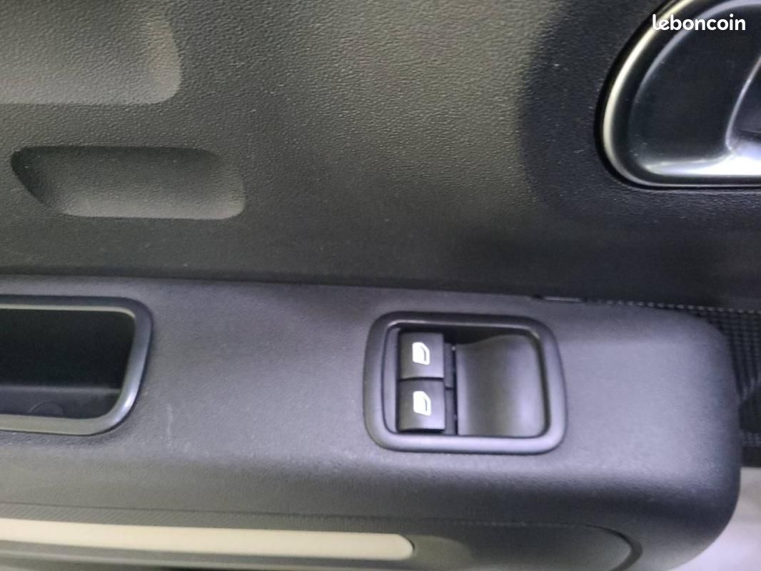 Citroën C3 PureTech 83 S&S BVM5 - C-Series (image 30)