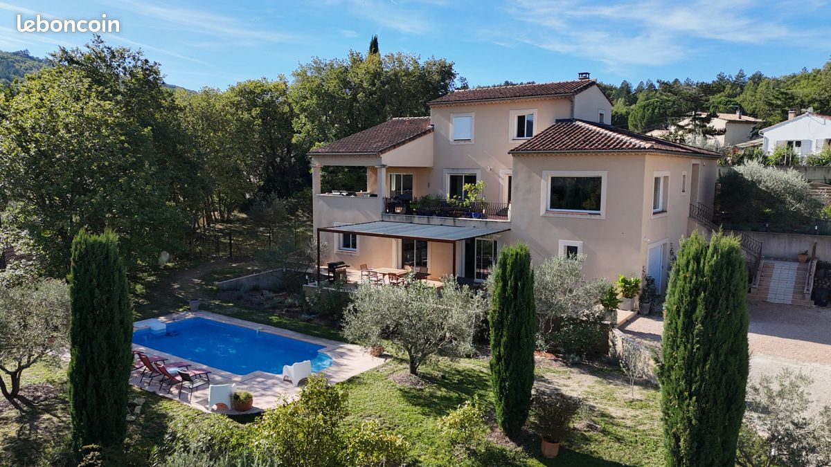 Maison 7 pièces 324 m² · à Malaucène · 324 m² · 1 350 000 €