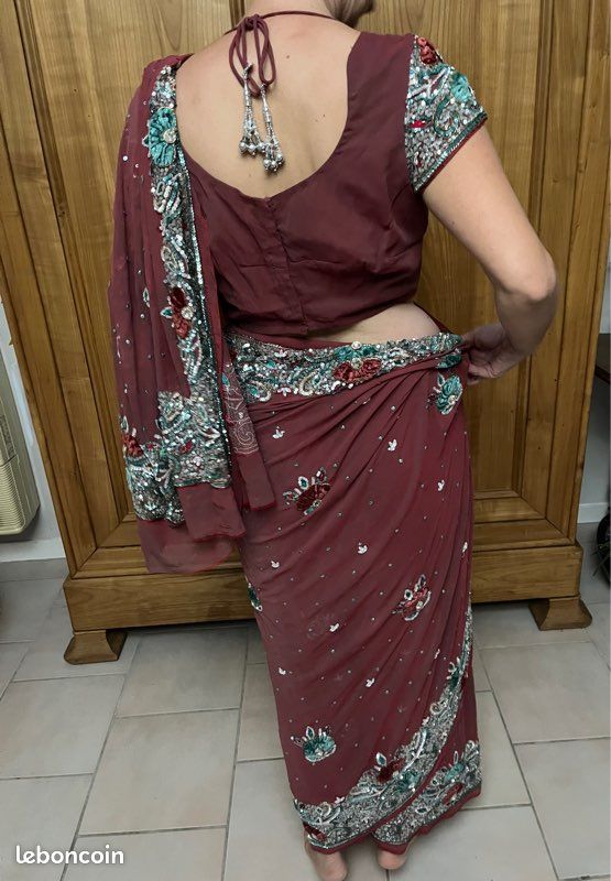 Sari avec sequins et broderies (image 3)