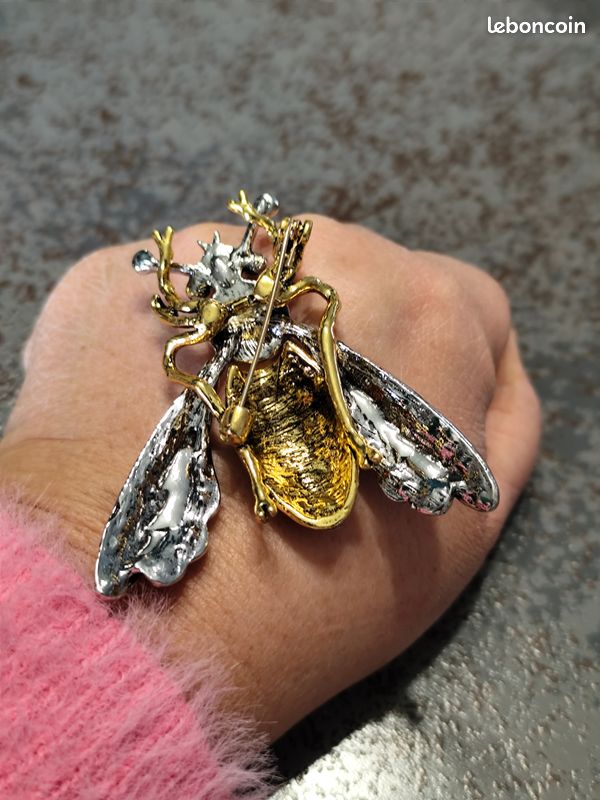 Belle Broche Abeille Ancienne Art Nouveau 1900 - En Corne Bovine Teintée - Longueur 7,3 Cm