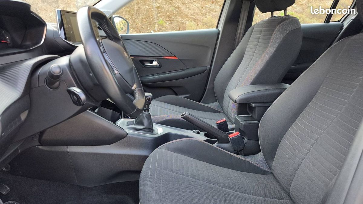 Peugeot 208 1.2 PureTech 100 Active (image 27)
