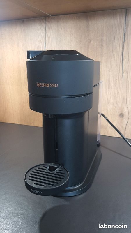 Machine à café Nespresso Vertuo (image 1)