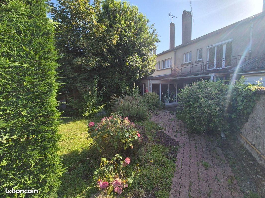 Immeuble 129 m² · à Tessy-Bocage · 129 m² · 120 750 €
