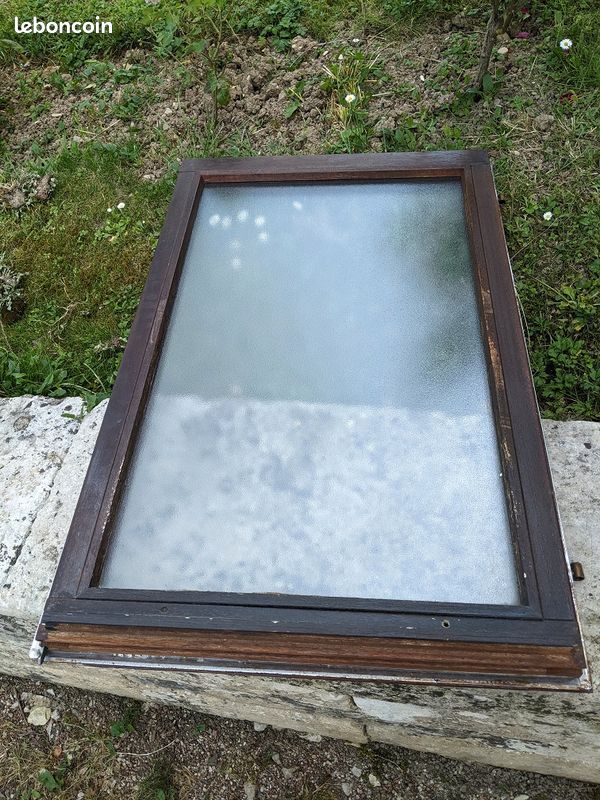 Fenêtre en bois (image 2)