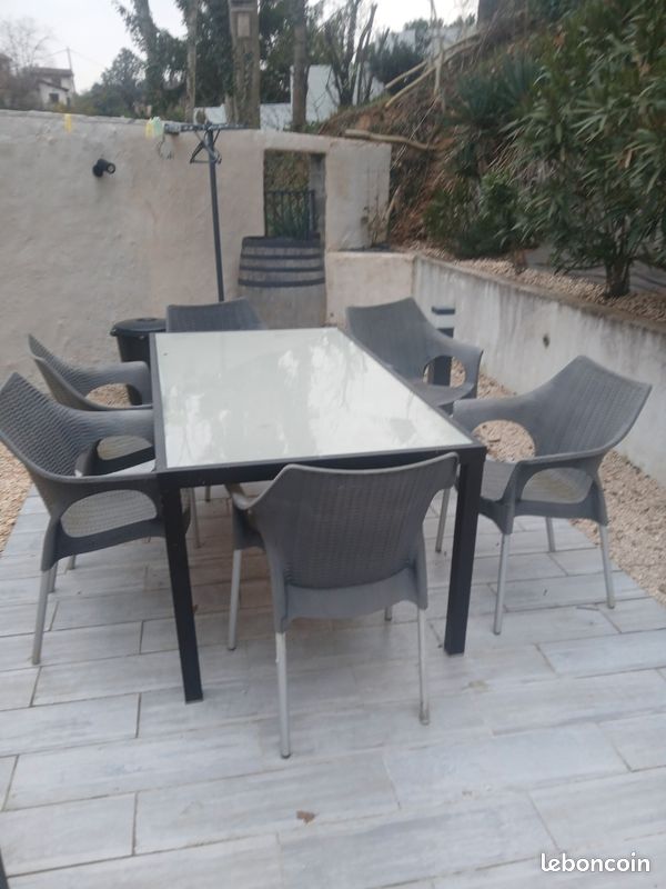 Vend table exterieur (image 2)