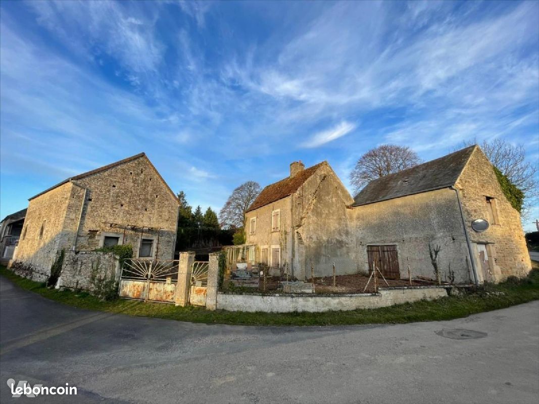 Maison 3 pièces 180 m² · à Bons-Tassilly · 180 m² · 136 519 €