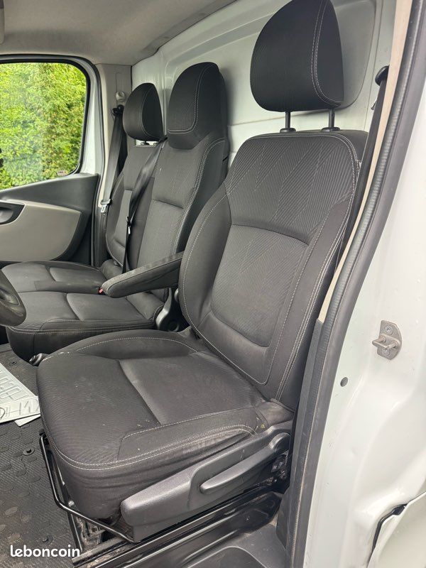 RENAULT TRAFIC III GRAND CONFORT L2H1 – 1.6 dCi 140 ch – 2016 – Moteur à chaîne ✅ (image 5)