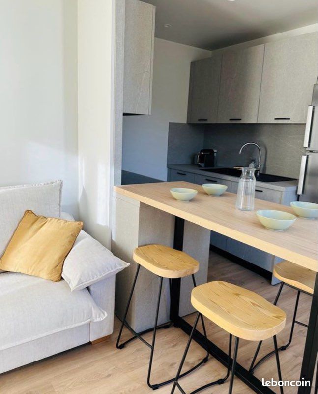Appartement 5 pièces 100 m² · à La Tronche · 100 m² · 505 €