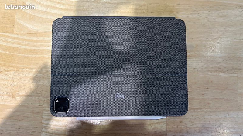 IPad Pro M2 256Go Wi-Fi + Cellular garantie 10/2026 + Apple Pencil 2 + Logitech Combo Touch (image 4)