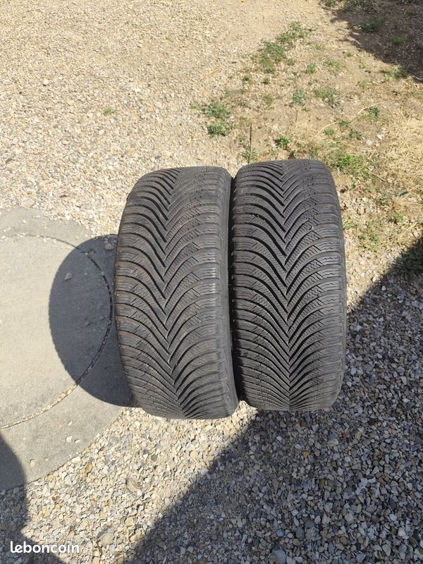 2 pneus NEIGE 225/45R17 (image 1)